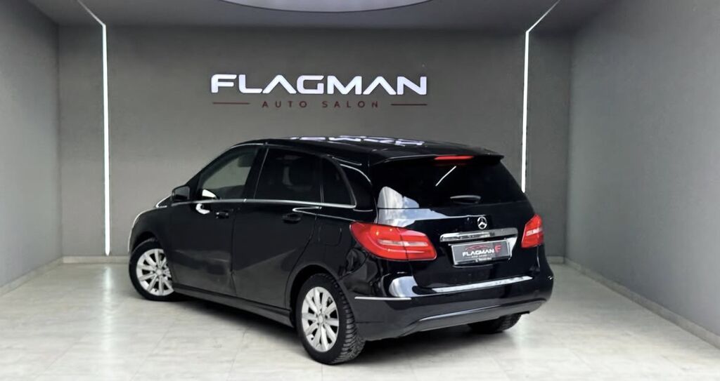 Mercedes-Benz B-Class: 2012 г., Автомат, Бензин, Хэтчбэк: фото 8