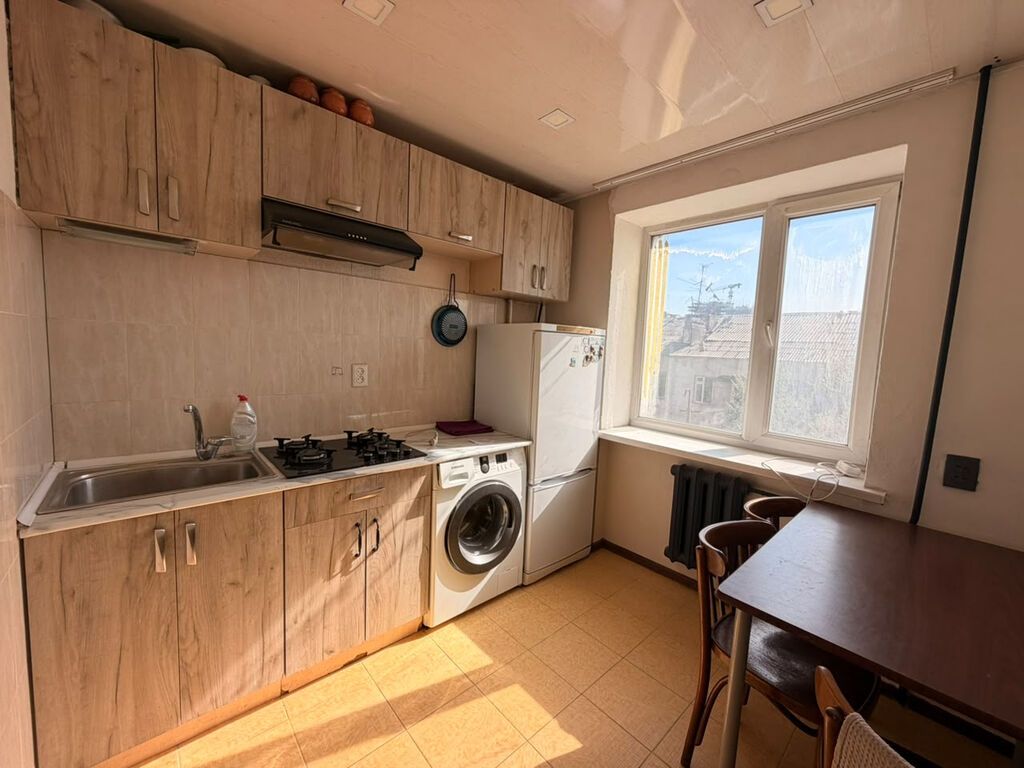 Продается 2-комнатная квартира, 44 м², район БГУ: фото 2