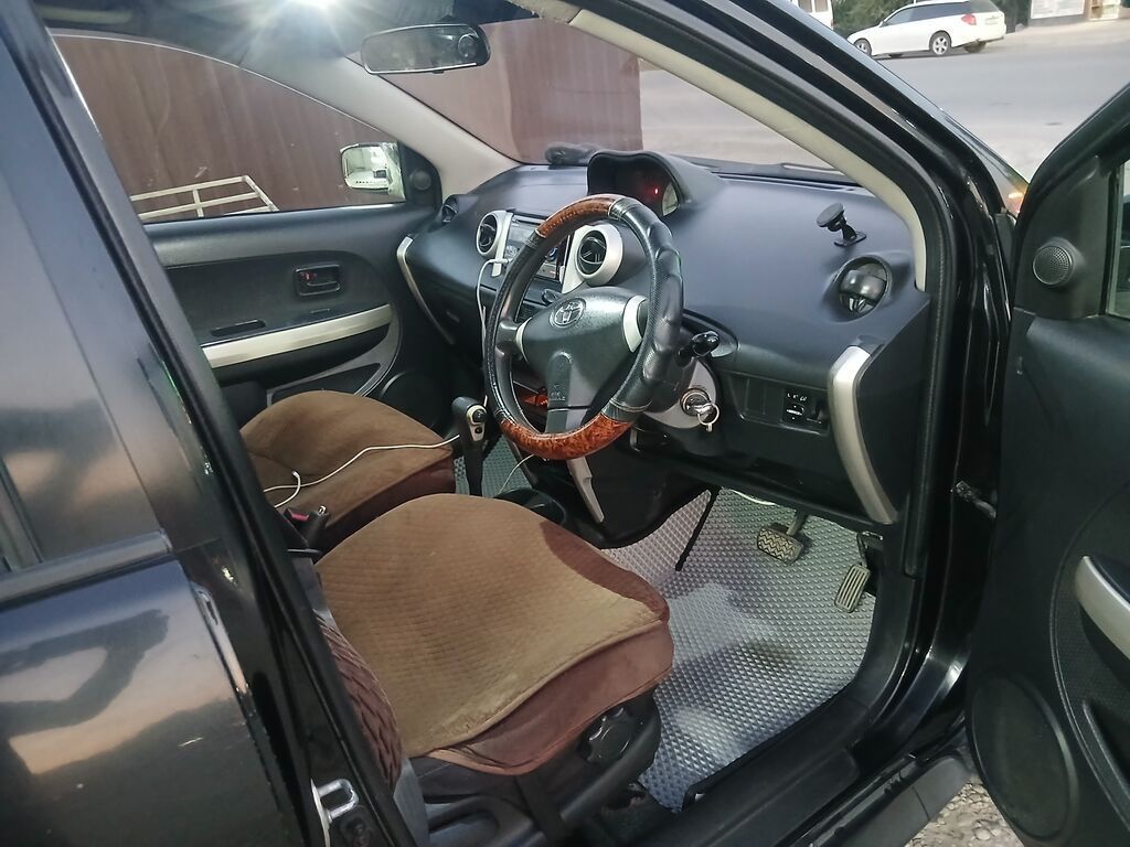 Toyota Ist: 2003 г., 1.3 л, Автомат, Бензин, Хэтчбэк: фото 6