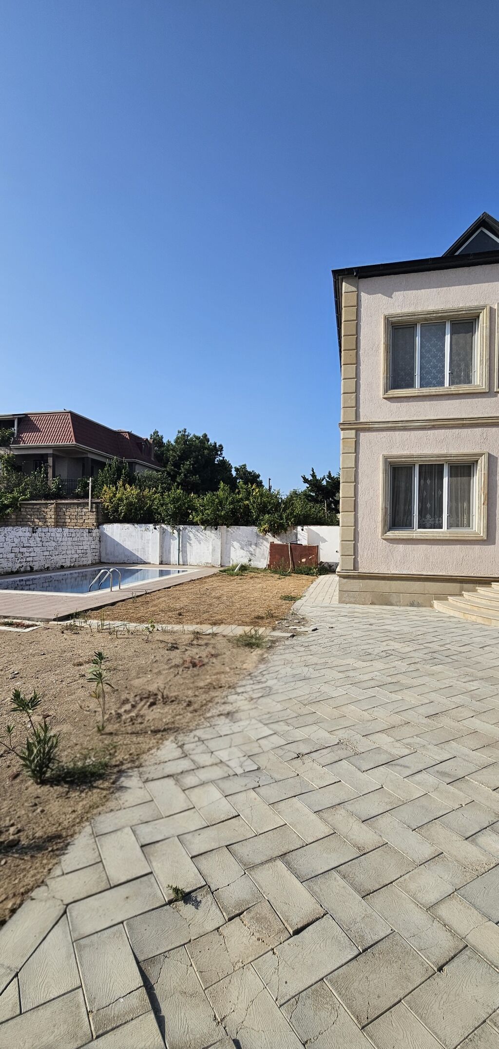 160 kv. m, 4 otaqlı, Hovuzlu, İşıq, Qaz, Artezian quyusu