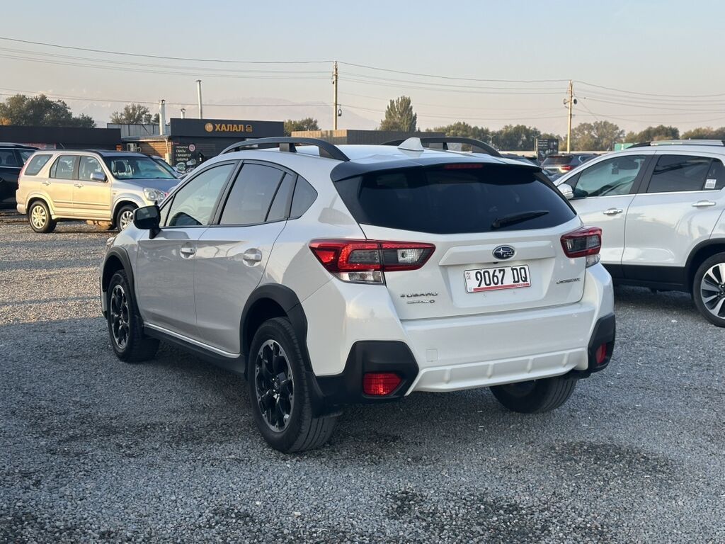 Subaru XV 2020 г., белый, кроссовер: фото 3