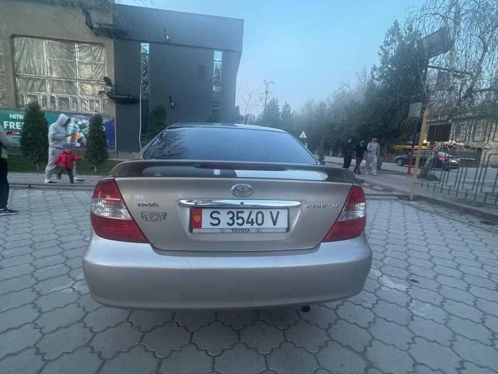 Toyota Camry: 2003 г., 2.4 л, Автомат, Бензин, Седан: фото 2