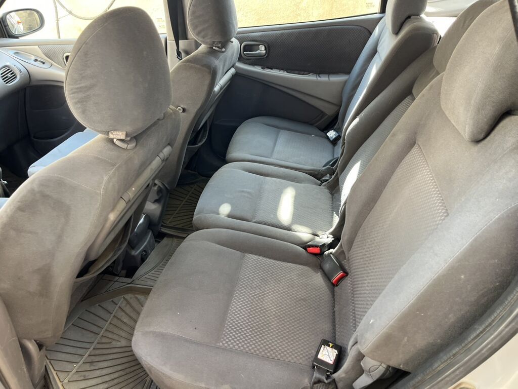 Nissan Almera Tino: 2005 г., 1.8 л, Механика, Бензин, Хэтчбэк: фото 5