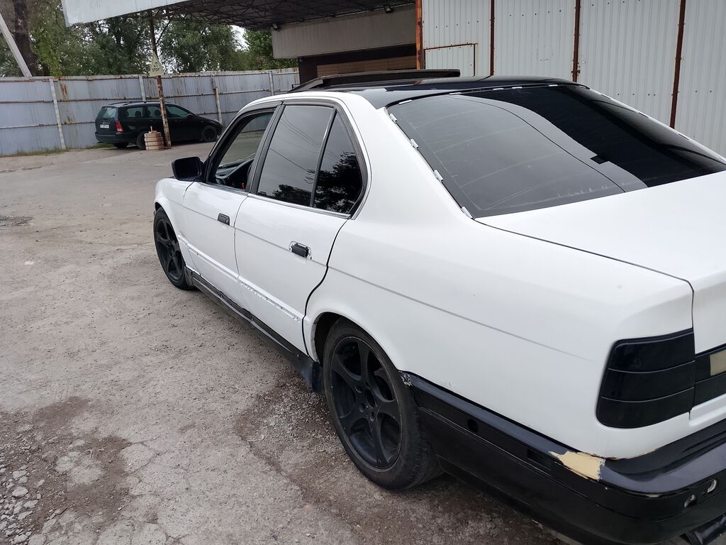 BMW 525: 1990 г., 2.5 л, Механика, Бензин, Седан: фото 4