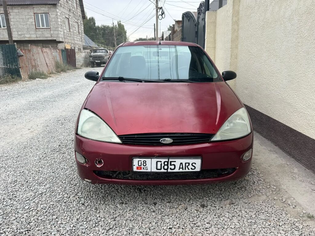 Ford Focus: 2001 г., 2 л, Механика, Газ, Седан: фото 3