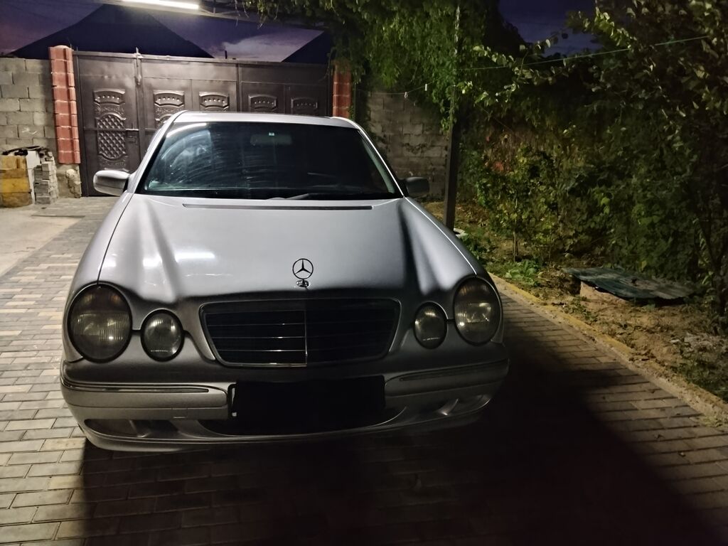 Mercedes-Benz E-Class: 2001 г., 3.2 л, Автомат, Бензин, Седан: фото 1