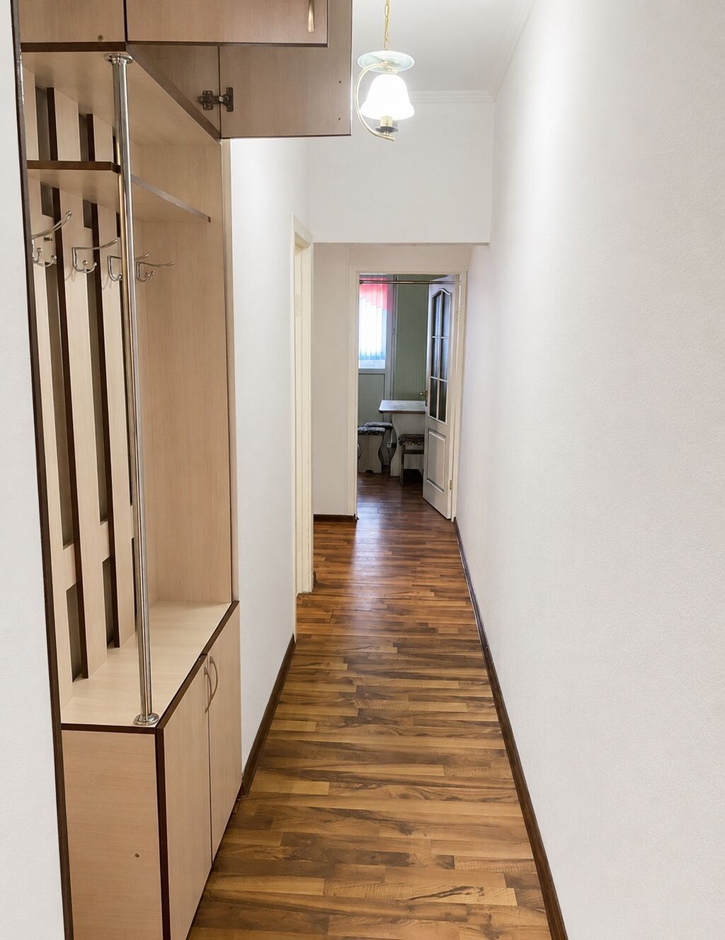1 комната, 56 м², 12 мкр 107 серия, 4 этаж, Свежий ремонт: фото 1