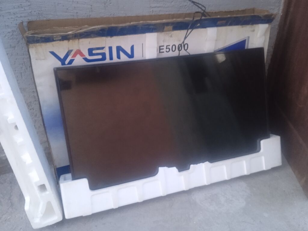 Телевизор YASIN 50" Smart TV, есть неисправность: фото 3