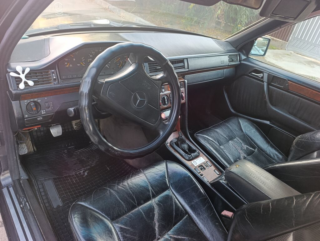 Mercedes-Benz E-Class: 1994 г., 2.2 л, Механика, Бензин, Седан: фото 7