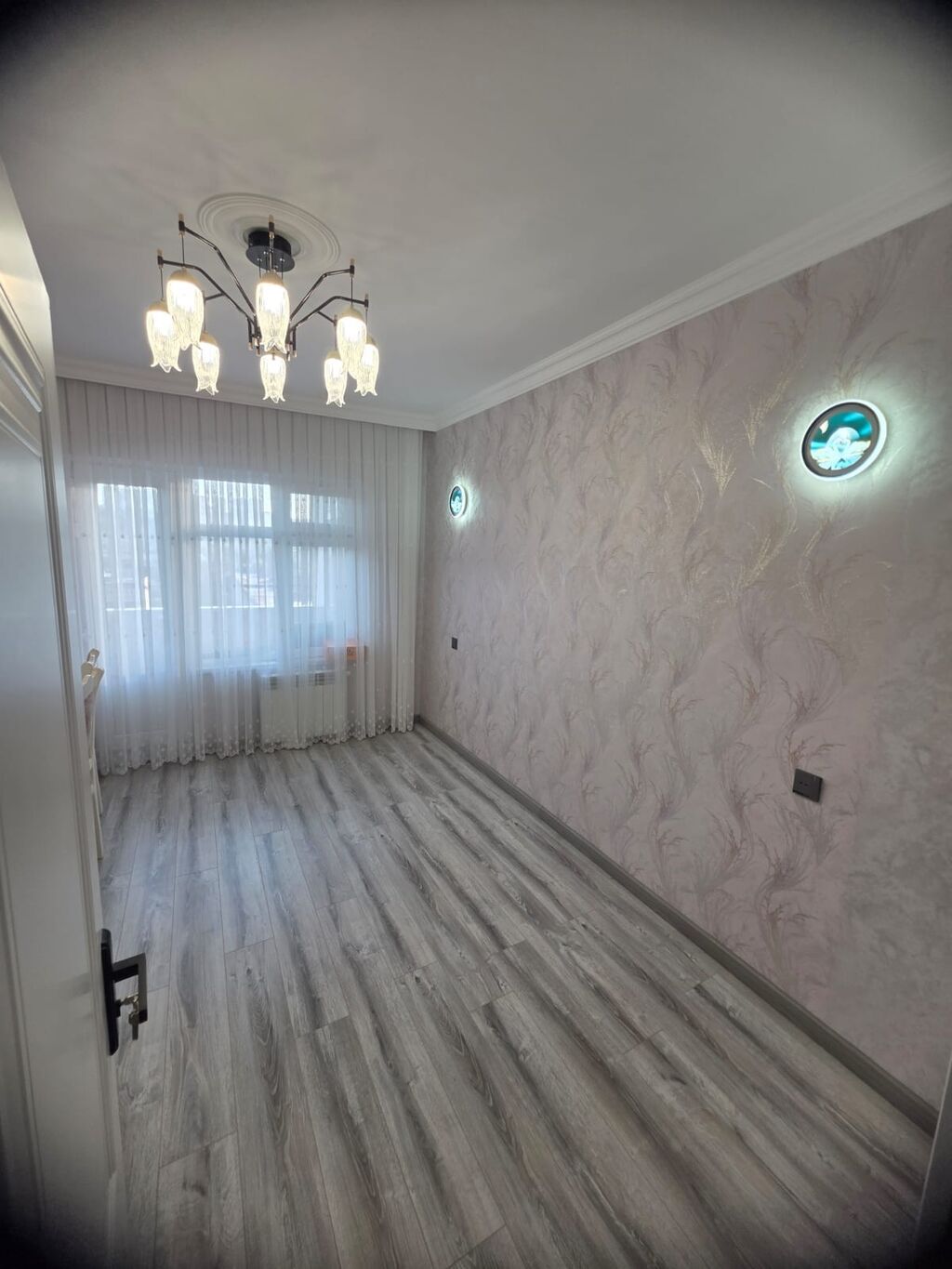 Bakı, Bakıxanov qəs., 3 otaqlı, Köhnə tikili, m. Neftçilər, 75 kv. m