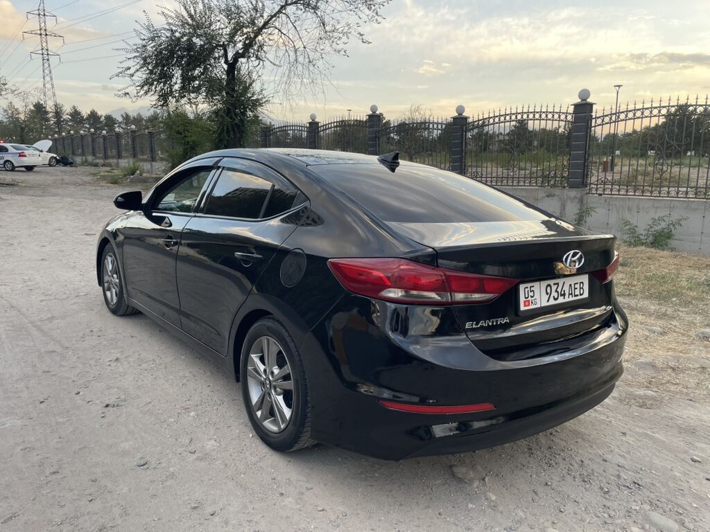 Hyundai Elantra: 2017 г., 2 л, Автомат, Бензин, Седан: фото 6