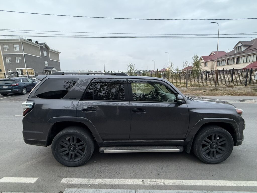 Toyota 4Runner: 2020 г., Газ, Внедорожник: фото 4