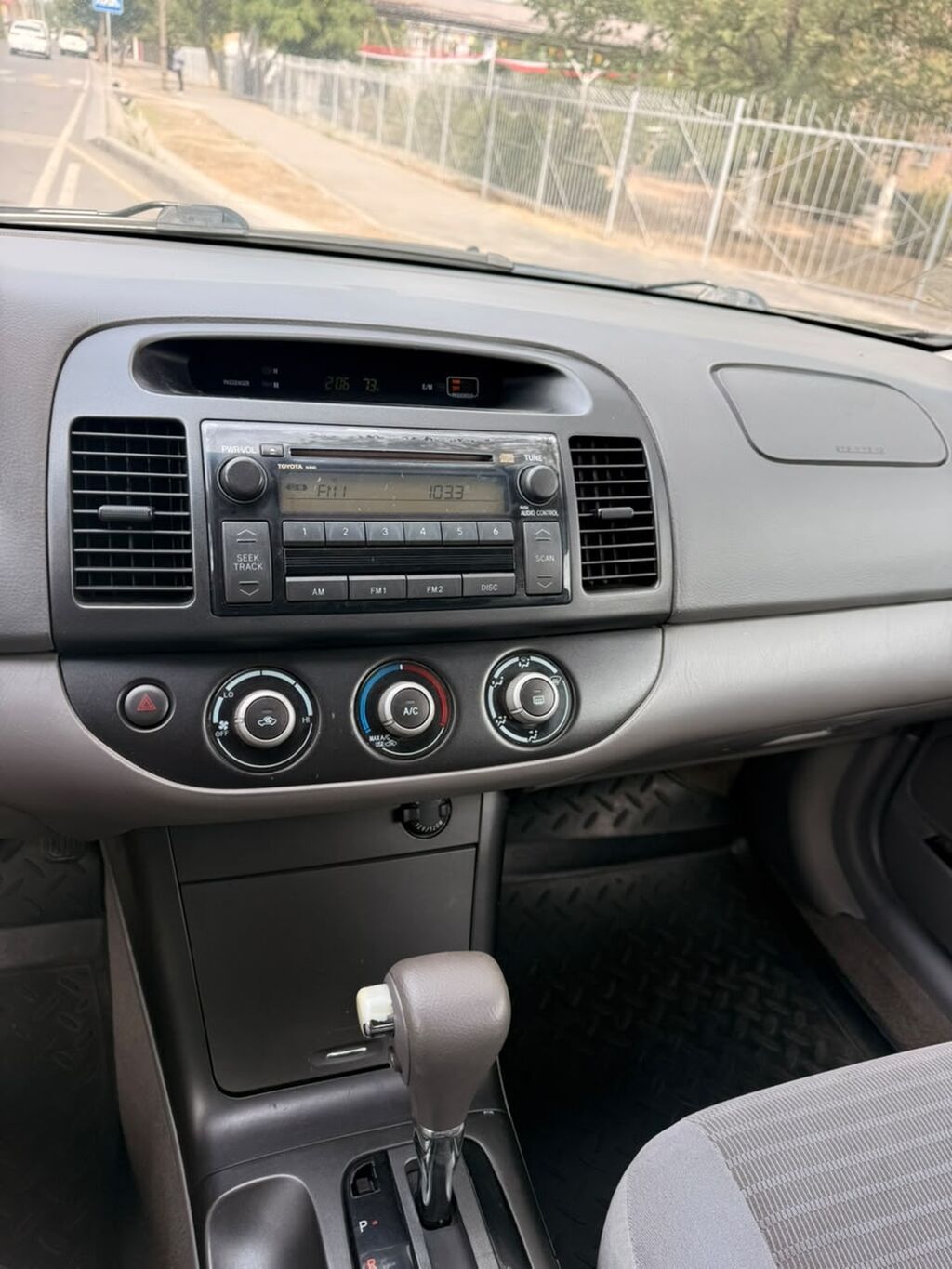 Toyota Camry: 2005 г., Автомат, Бензин, Седан: фото 2