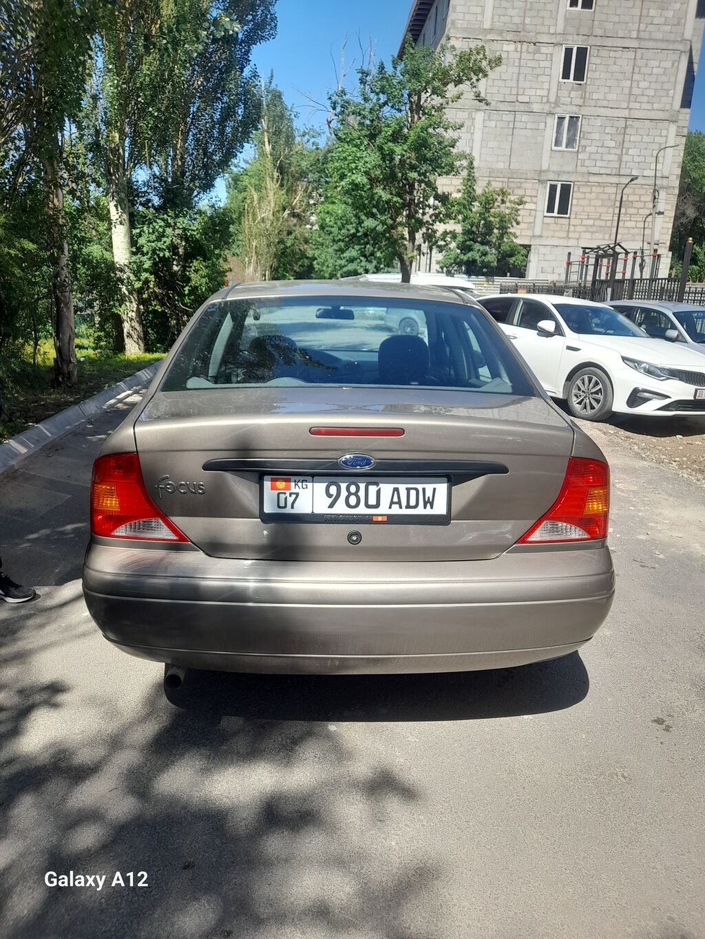 Ford Focus: 2003 г., 2 л, Автомат, Бензин, Седан: фото 2