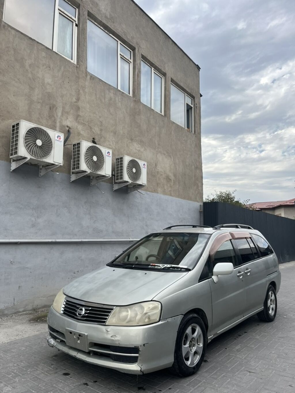 Nissan Liberty: 2001 г., 2 л, Автомат, Газ, Минивэн: фото 2