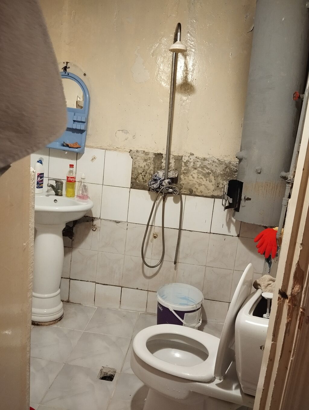 Gəncə şəhəri Yeni Gəncə qəsəbəsi, 2 ci mkr ərazisində 16 cı bina, 9