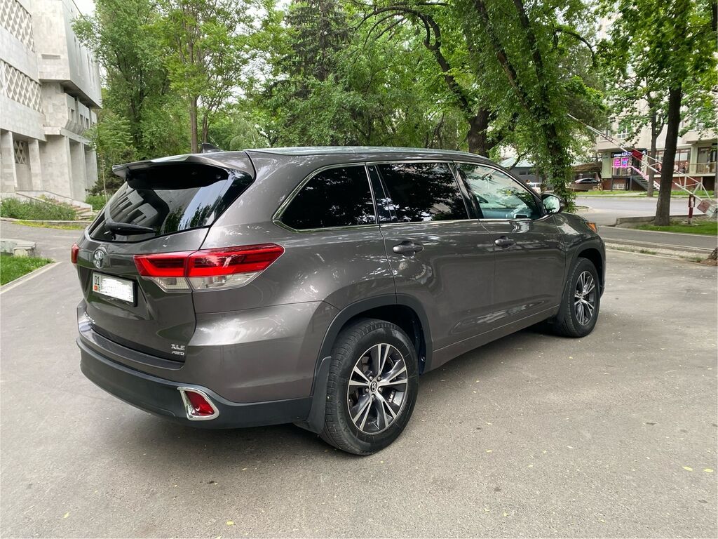 Toyota Highlander: 2018 г., 3.5 л, Автомат, Бензин, Кроссовер: фото 2
