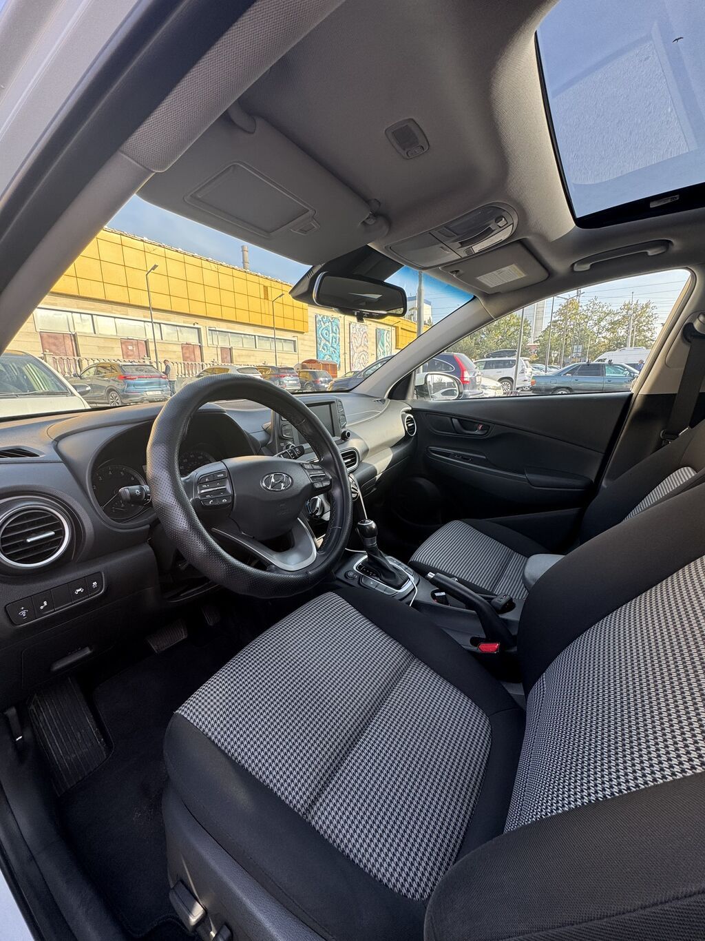 Hyundai Kona: 2019 г., 2 л, Автомат, Бензин, Кроссовер: фото 2