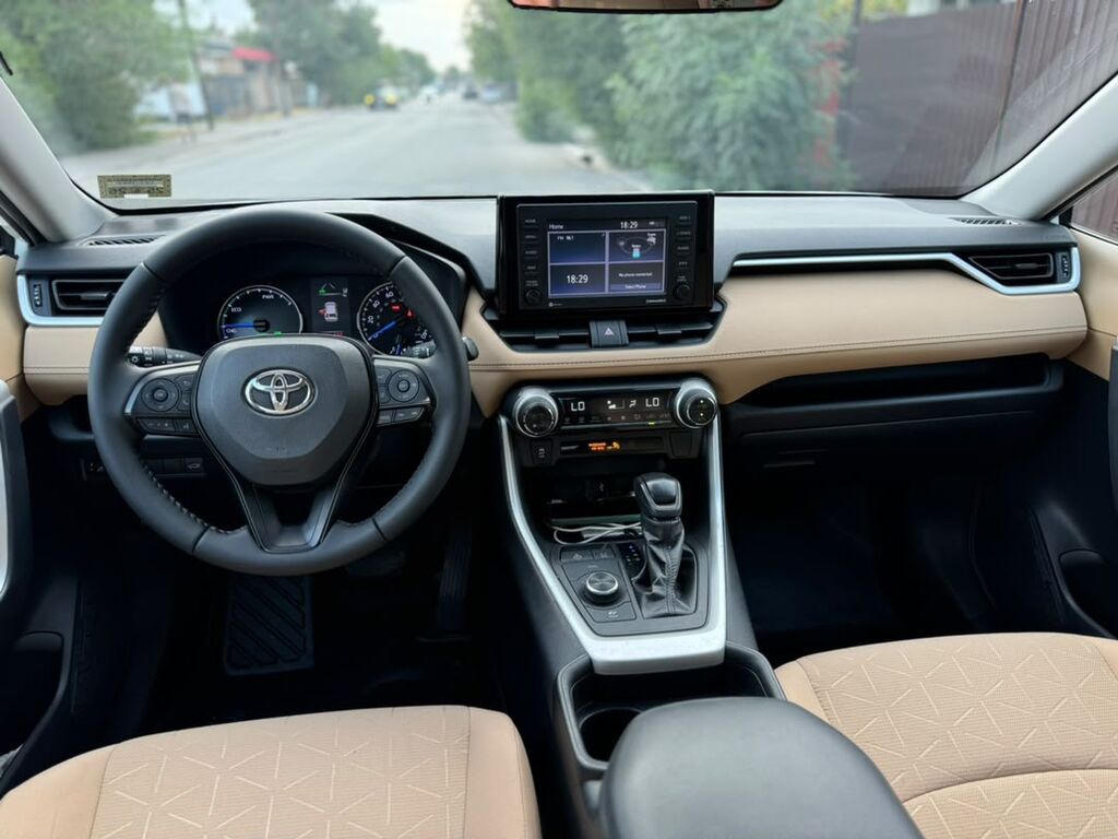 Toyota RAV4: 2020 г., 2.5 л, Автомат, Гибрид, Кроссовер: фото 4
