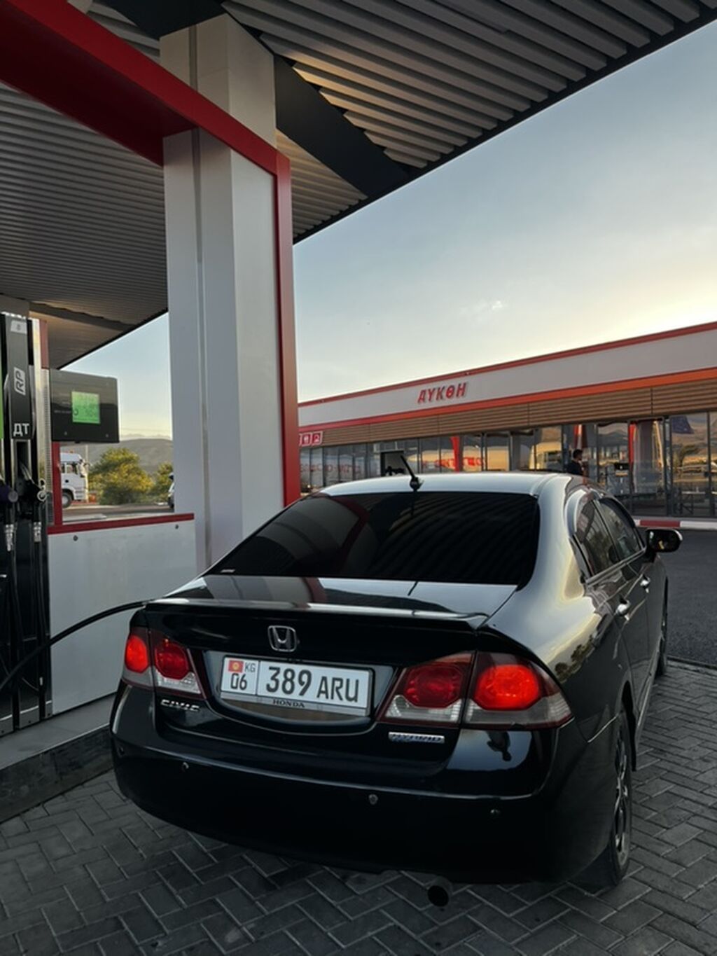 Honda Civic: 2009 г., 1.3 л, Автомат, Бензин, Седан: фото 2