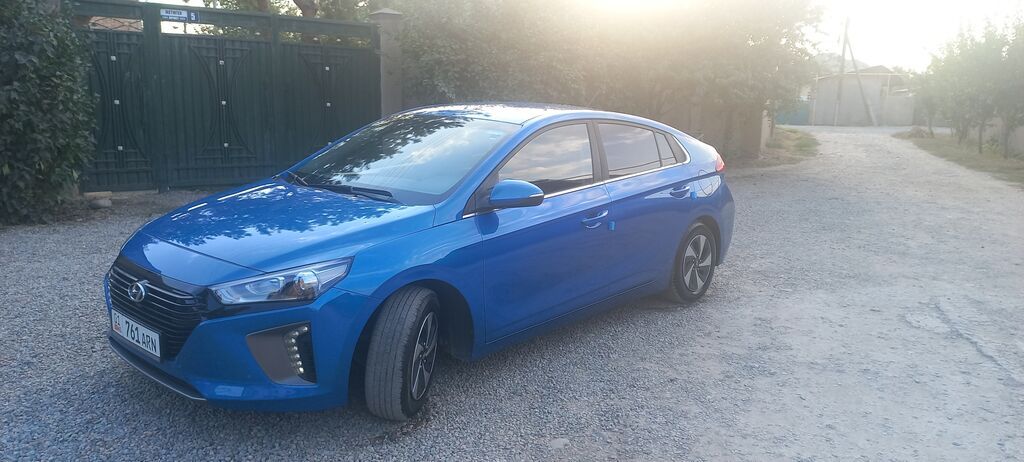 Hyundai Ioniq: 2018 г., 1.6 л, Автомат, Гибрид, Хэтчбэк: фото 4