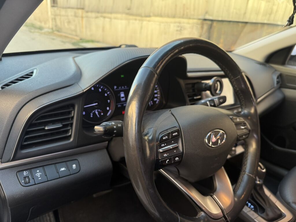 Hyundai Elantra: 2019 г., 1.6 л, Газ, Седан: фото 8