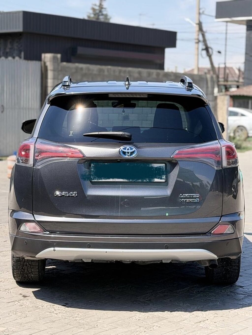 Toyota RAV4: 2017 г., 2.5 л, Автомат, Гибрид, Кроссовер: фото 3