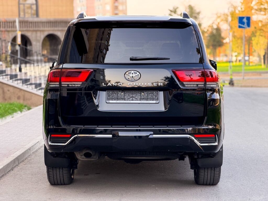 Toyota Land Cruiser: 2023 г., 3.5 л, Автомат, Бензин, Внедорожник: фото 4