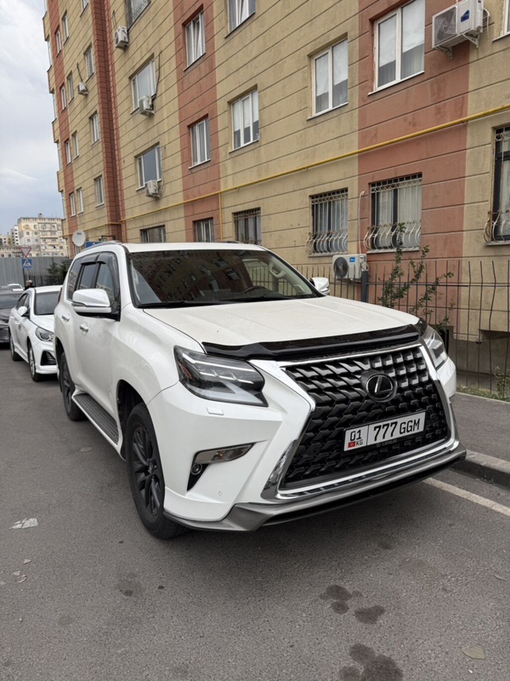 Lexus GX: 2022 г., 4.6 л, Автомат, Бензин, Внедорожник — фото 2