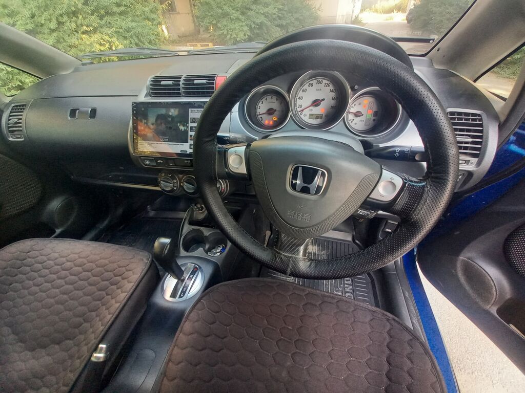 Honda Fit: 2004 г., 1.5 л, Автомат, Бензин, Хэтчбэк: фото 7