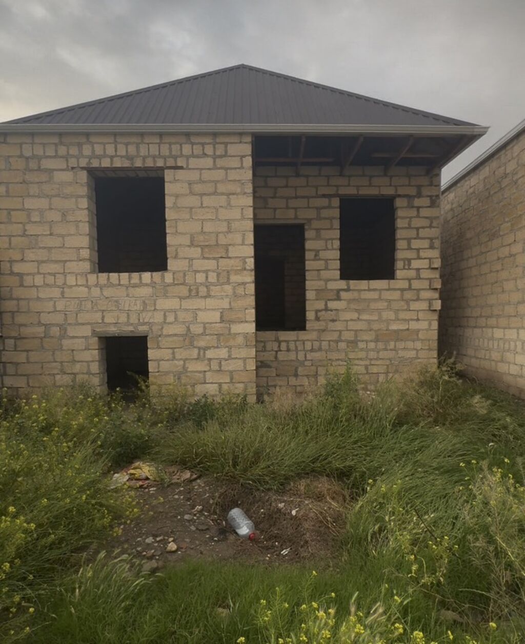 3 otaqlı, 75 kv. m, Kredit var, Təmirsiz