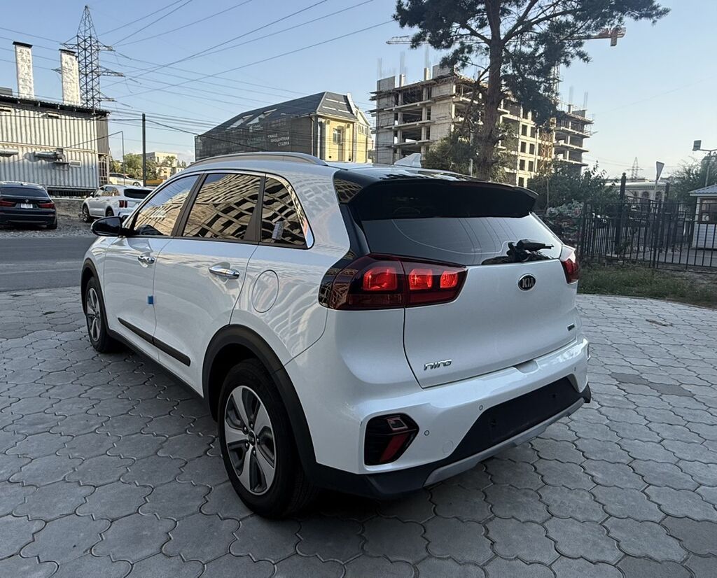 Kia Niro: 2021 г., 1.6 л, Автомат, Гибрид, Кроссовер: фото 4