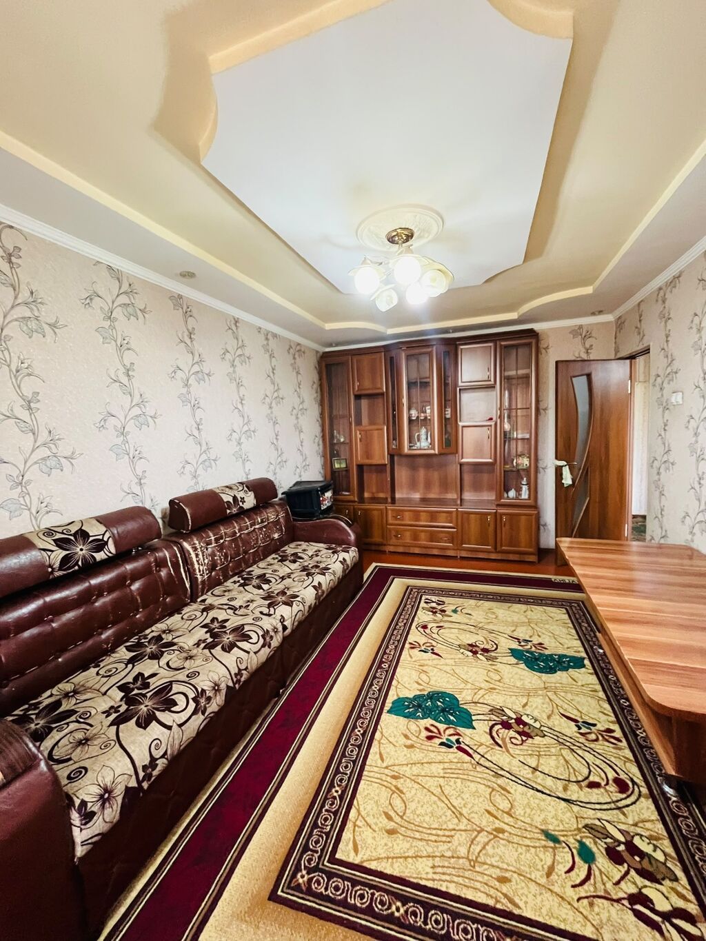 3 комнаты, 68 м², 106 серия улучшенная, 3 этаж, Евроремонт: фото 1
