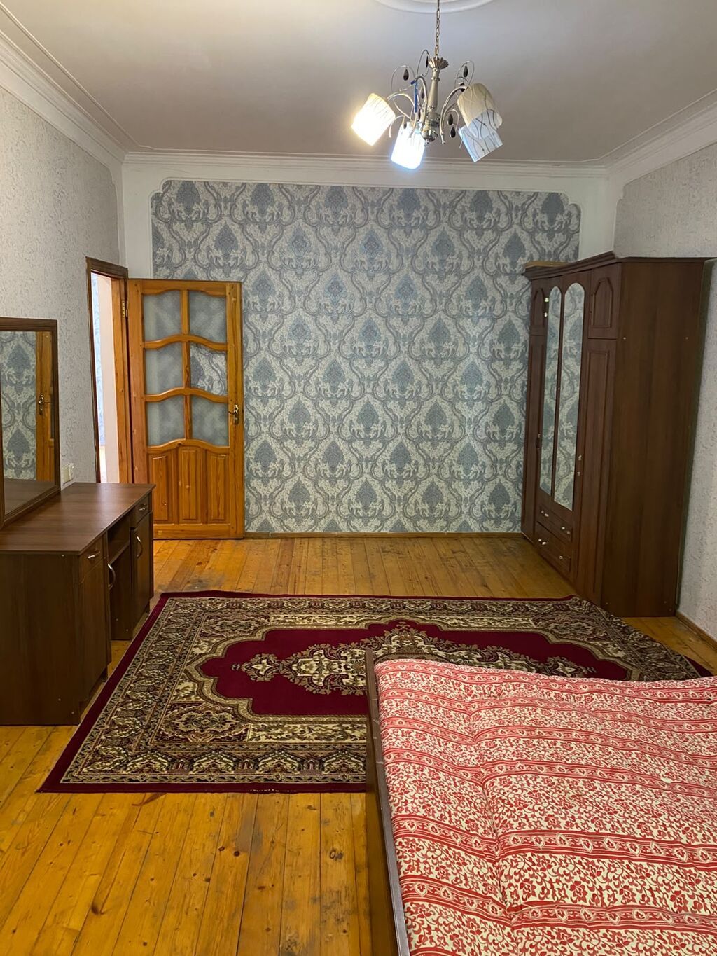 3 otaqlı, 120 kv. m, Kredit yoxdur, Orta təmir