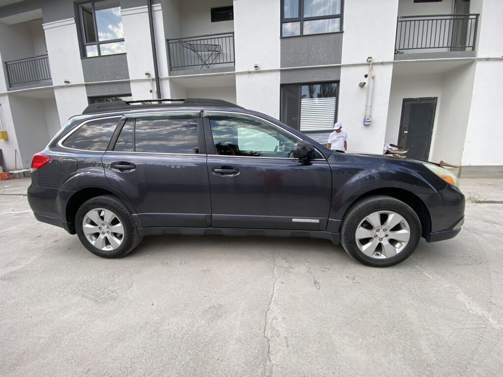 Subaru Outback: 2010 г., 2.5 л, Автомат, Бензин, Универсал: фото 3