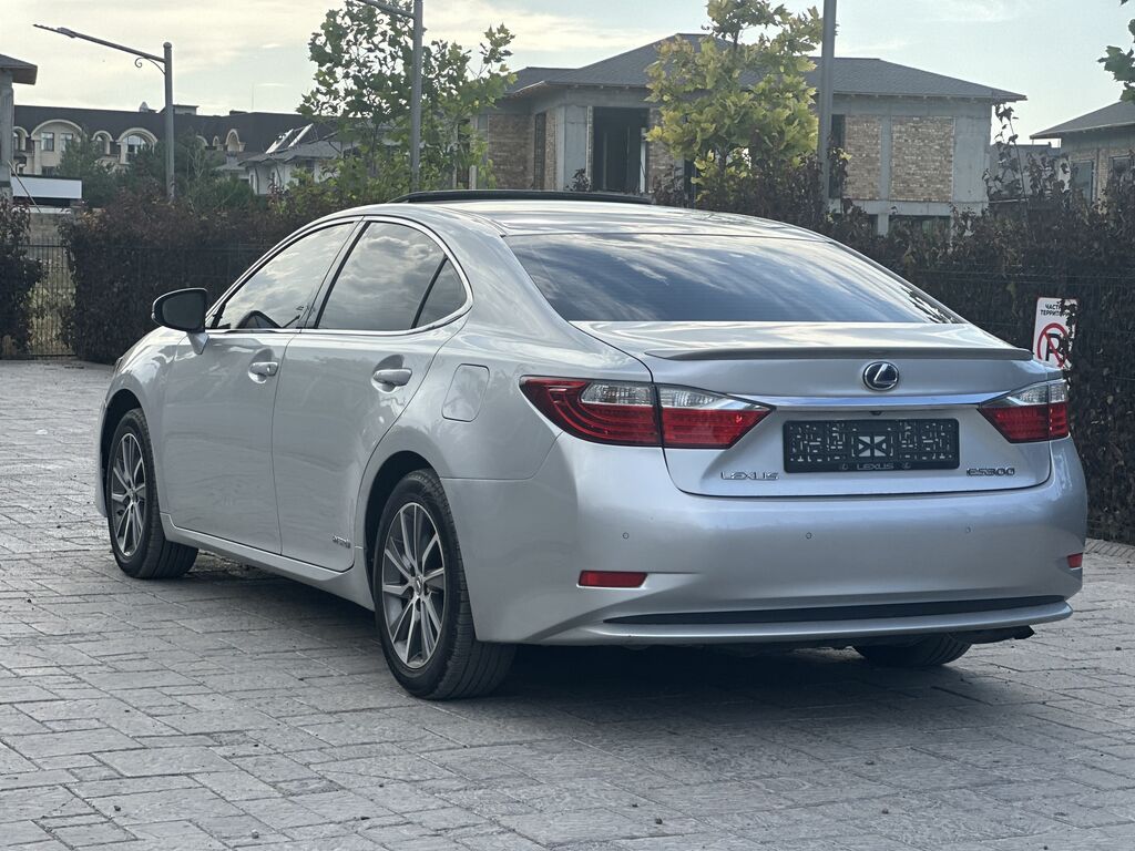 Lexus ES: 2014 г., 2.5 л, Автомат, Гибрид, Седан — фото 4