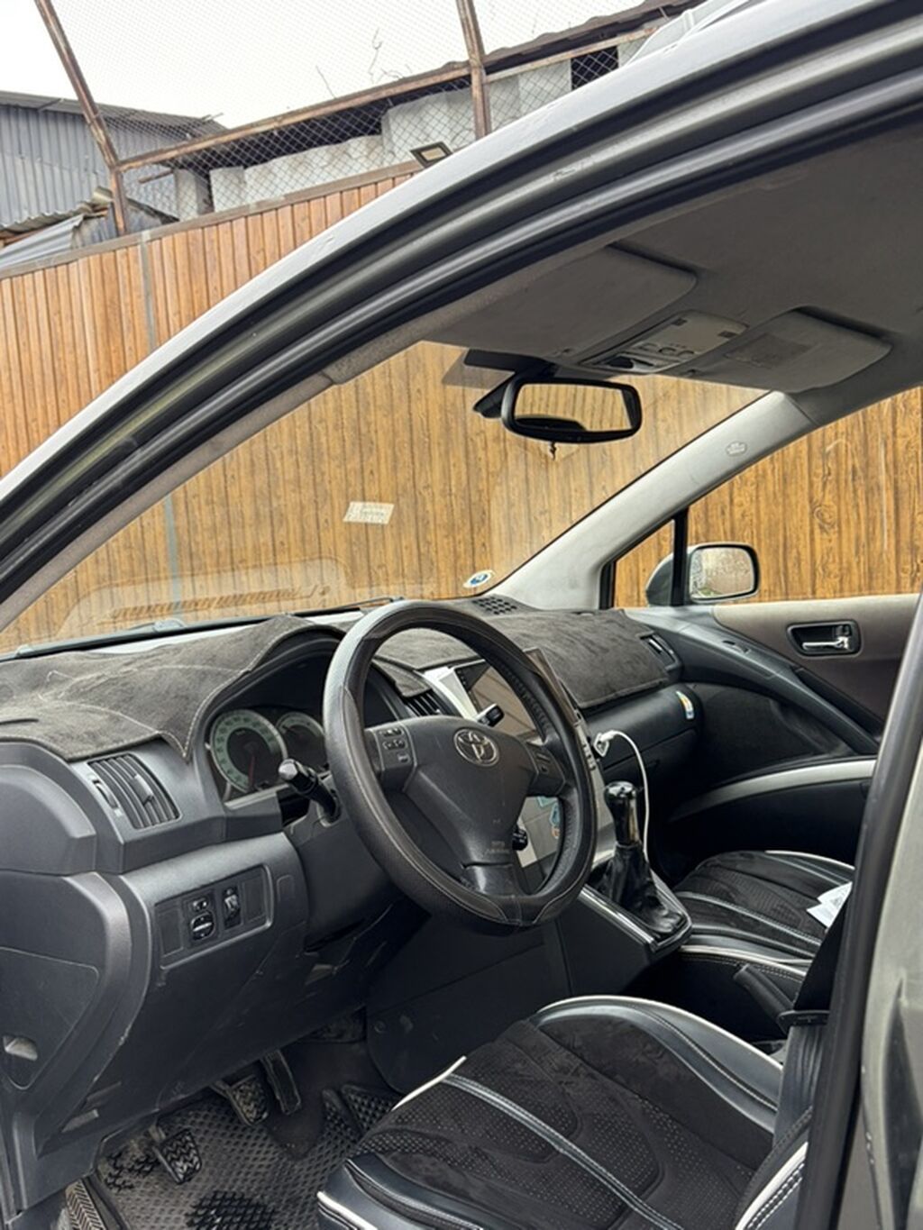 Toyota Corolla Verso: 2004 г., 1.8 л, Механика, Бензин, Минивэн — фото 5