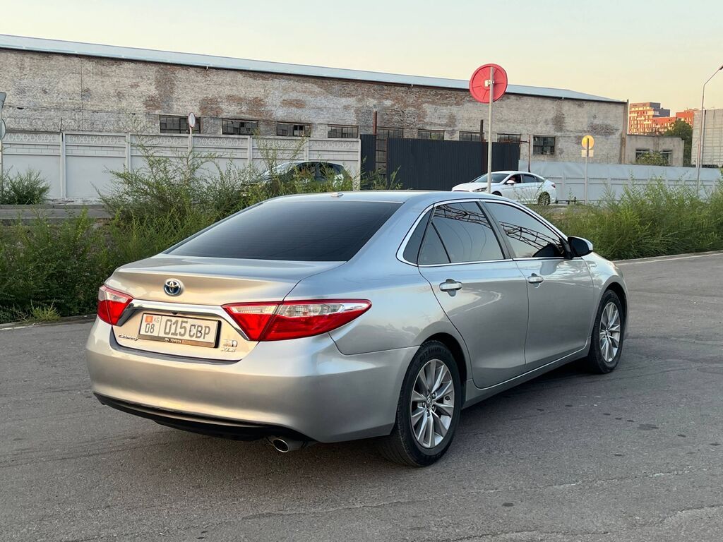 Toyota Camry: 2015 г., 2.5 л, Автомат, Гибрид, Седан: фото 2