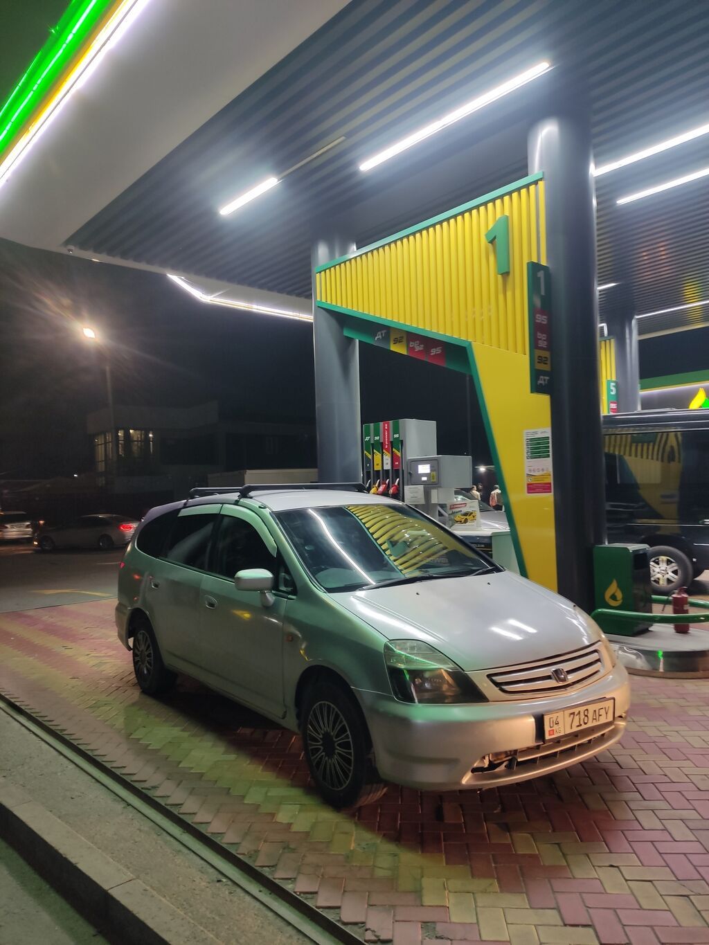 Honda Stream: 2001 г., 1.7 л, Автомат, Бензин, Минивэн: фото 3