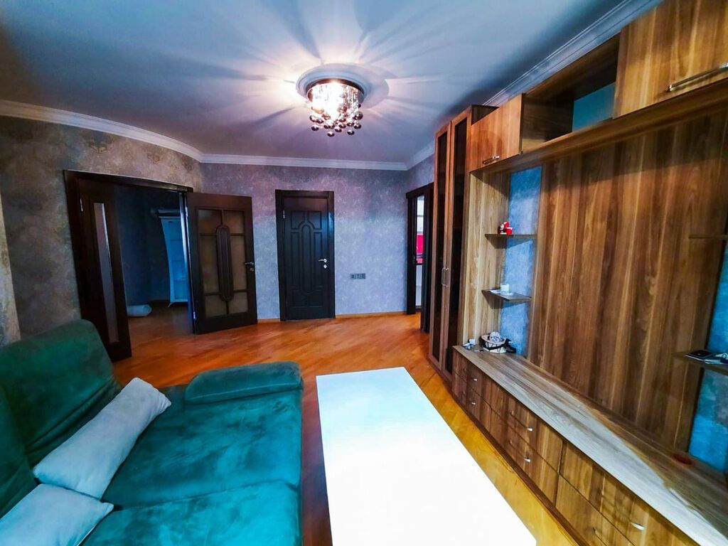 Təmirdən sonra çox az yaşayış olub. 130 kv, 3 otaqlı və tam təmirli