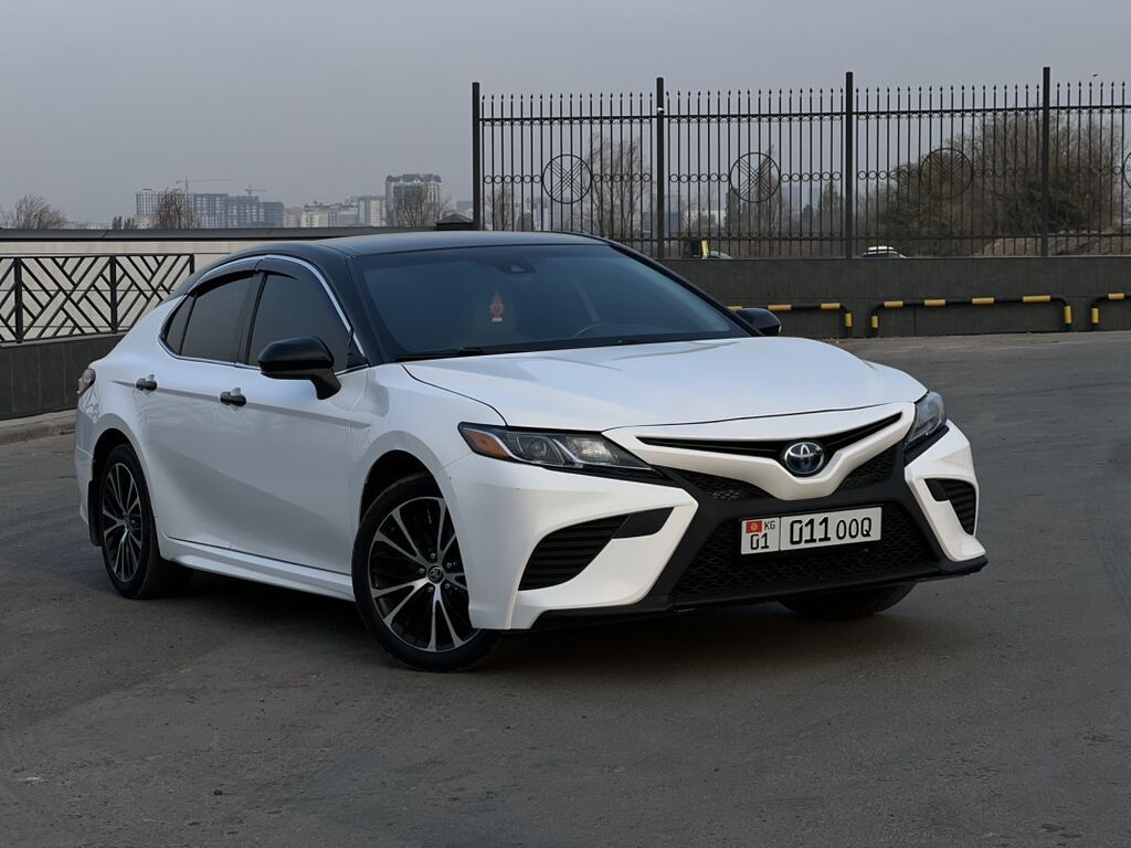 Toyota Camry: 2024 г., Автомат, Гибрид, Седан: фото 2