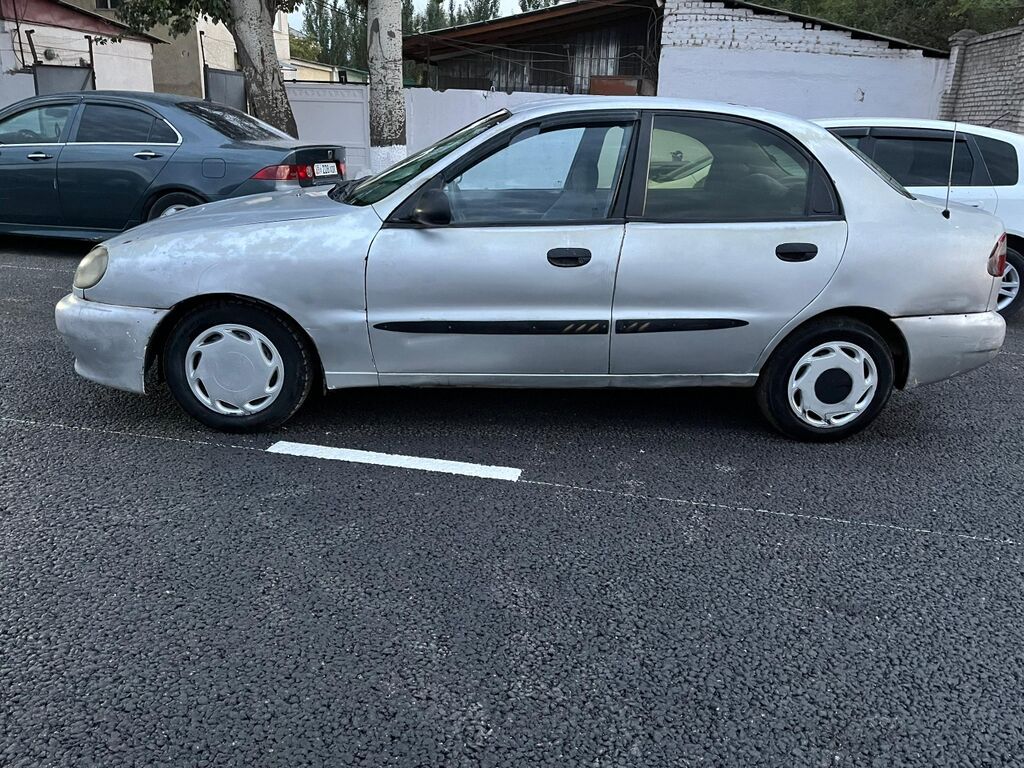 Daewoo Lanos: 1998 г., 1.5 л, Механика, Бензин, Седан: фото 2