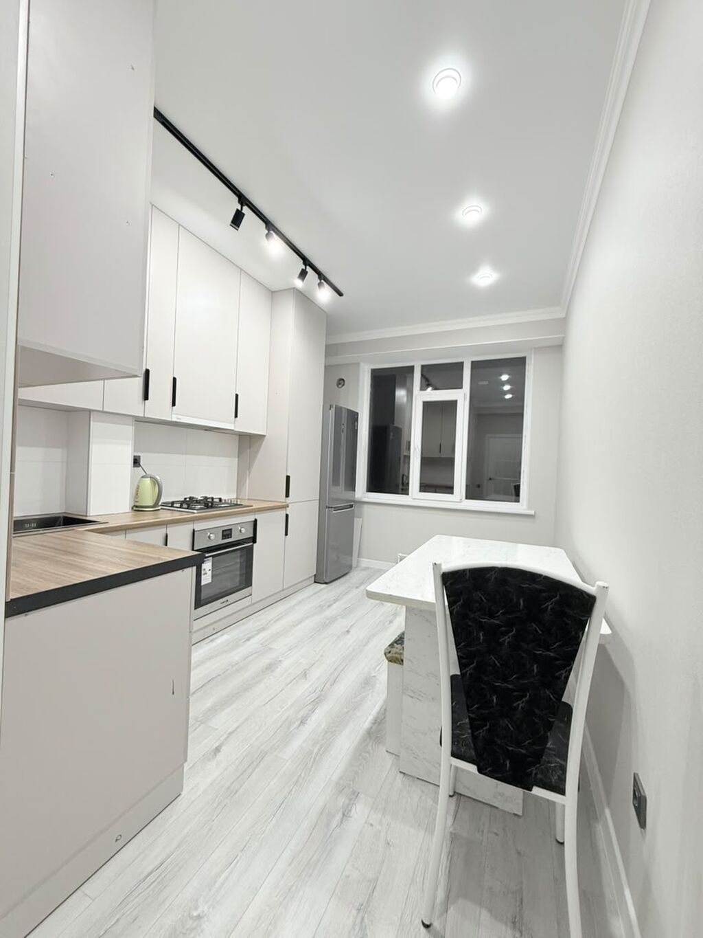2 комнаты, 60 м², Джал-15 Элитка, 10 этаж, Евроремонт: фото 1