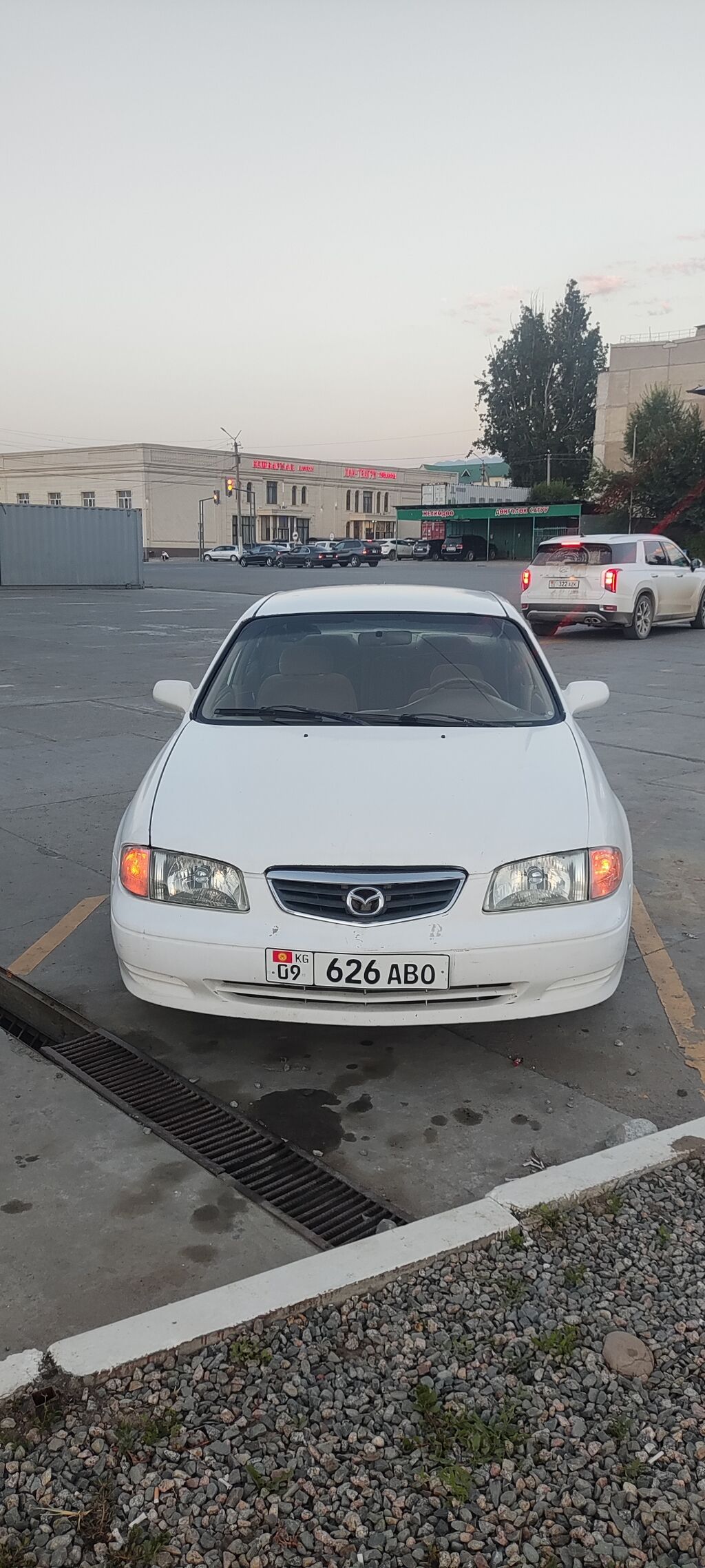 Mazda 626: 2001 г., 1.8 л, Механика, Бензин, Седан: фото 1