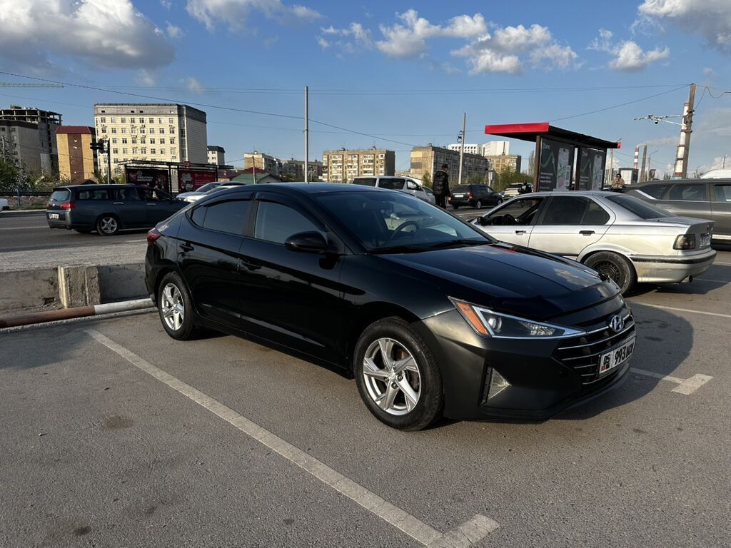 Hyundai Elantra: 2018 г., 2 л, Автомат, Бензин, Седан: фото 4