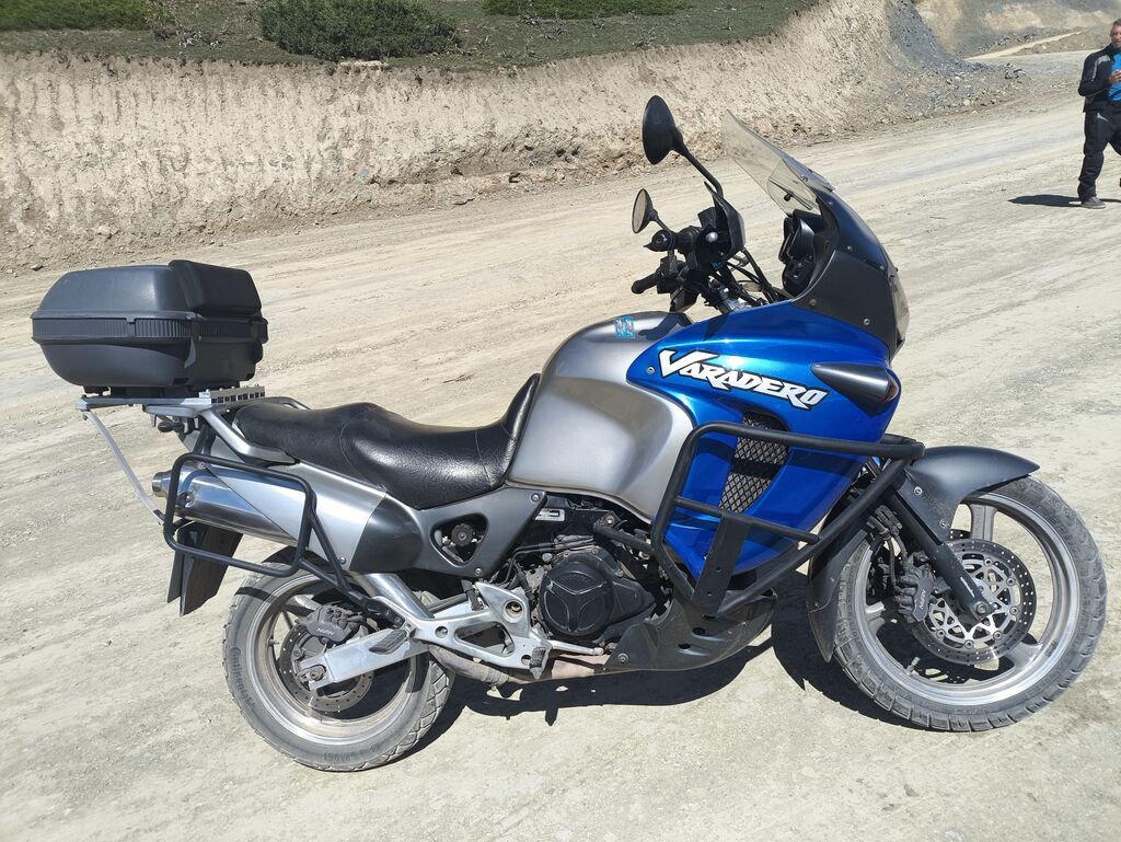 Honda XL1000V Varadero — туристический эндуро с V‑образным. сцепление: фото 2