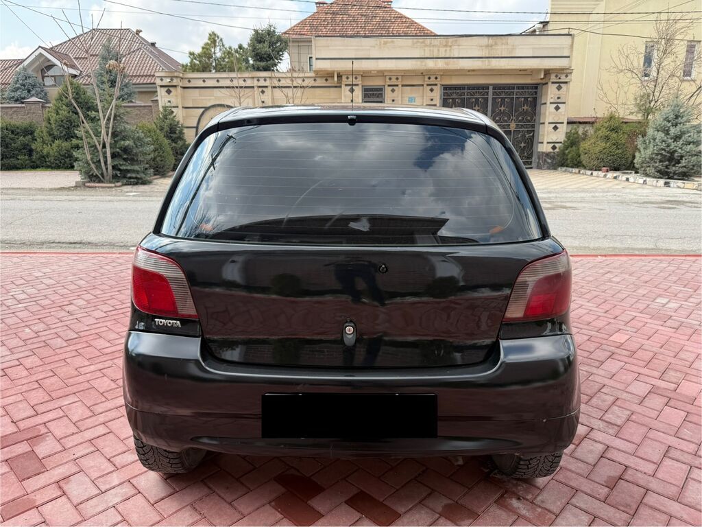 Toyota Yaris: 1999 г., 1 л, Механика, Бензин — фото 6