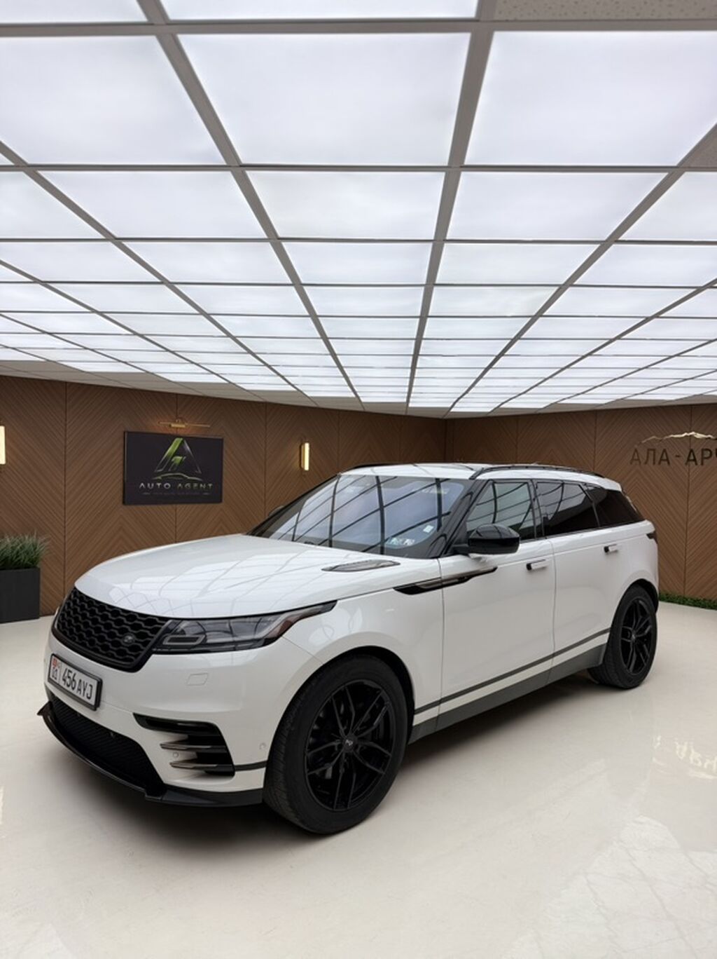 Land Rover Range Rover: 2018 г., 3 л, Автомат, Бензин, Кроссовер — фото 3