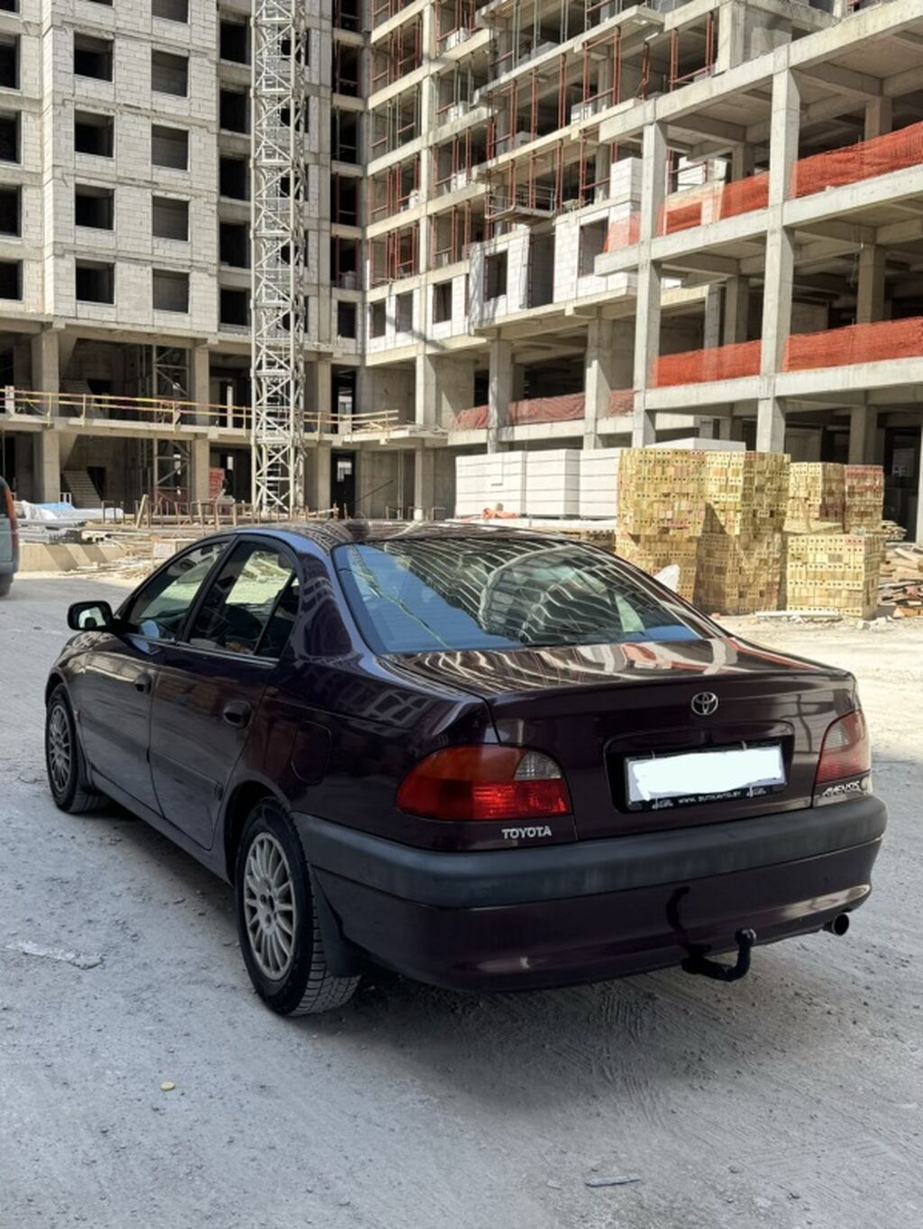 Toyota Avensis: 2000 г., 2 л, Механика, Бензин, Седан: фото 4
