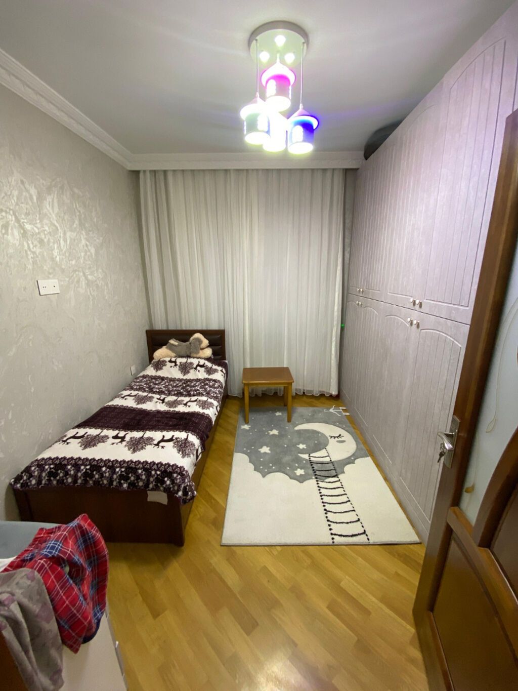 Продаётся 4-комнатная квартира в старом фонде, Yeni Günəşli, 90 м², 220 000 AZN, фото 4 / 9